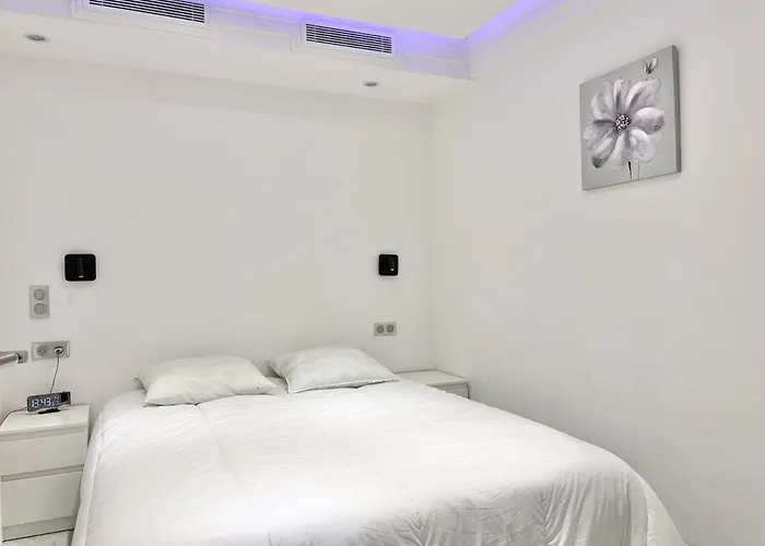 One Bedroom - 8d1 * كان